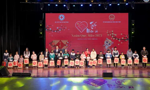 Vĩnh Phúc: Trao gần 600 suất quà Tết cho những người có hoàn cảnh khó khăn