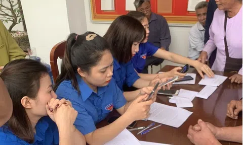 Vĩnh Phúc: Công an Tam Đảo hướng dẫn cài đặt và sử dụng ứng dụng định danh điện tử VNEID