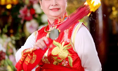 Dành trọn tâm huyết phụng sự đền quan Hoàng Mười