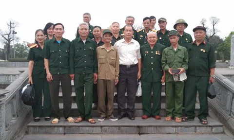 Hướng về nguồn cội