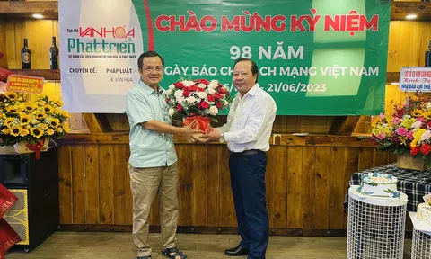 Cơ quan đại diện Tạp chí điện tử Văn hóa và Phát triển kỷ niệm Ngày Báo chí CMVN