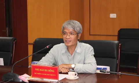 Nhà báo Hà Hồng tâm tình chuyện Hồ Gươm