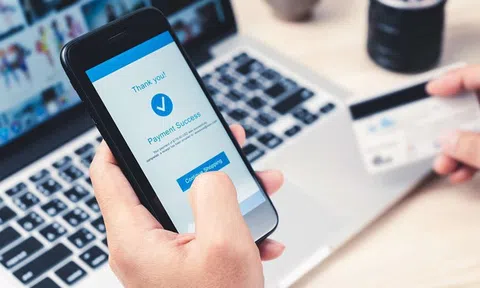 Ảnh hưởng của mạng xã hội Facebook đến thái độ mua hàng online của giới trẻ trong thời kỳ chuyển đổi số