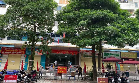 Chuyện "giãn cách xã hội" lúc cao điểm Covid 19