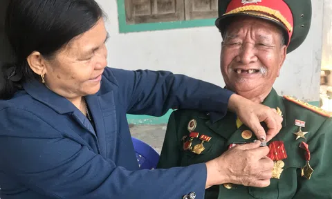 Tuổi 83, anh hùng A Xâu vững chãi một biểu tượng