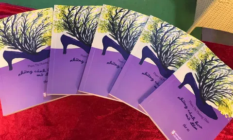 Khoảnh khắc “những cánh hoa mở đêm”