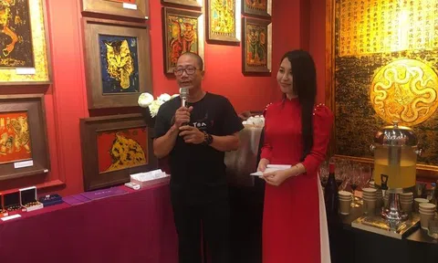 Ra mắt dòng tranh sơn mài khắc đầu tiên tại Việt Nam