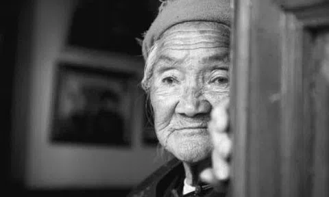 Nỗi đau của bà giáo già