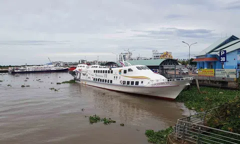 Kiên Giang: Tàu đi các đảo tạm dừng hoạt động do thời tiết xấu