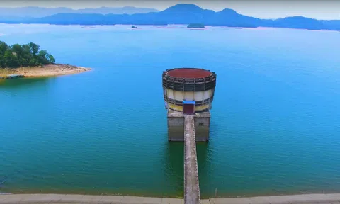 Kỳ tích hồ Kẻ Gỗ! Kỳ tích từ những bàn tay trần chai sạn!
