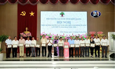 Kiên Giang: Người cao tuổi nêu gương làm kinh tế giỏi