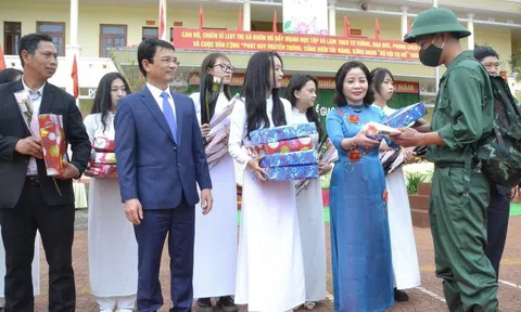 Nữ Bí thư khơi lên khát vọng Buôn Hồ