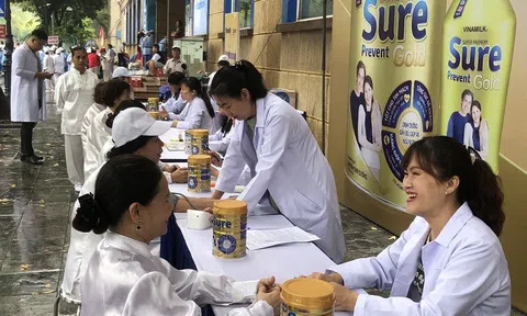 Đồng hành cùng Vinamilk tổ chức Ngày hội rèn luyện sức khỏe người cao tuổi Hà Nội 2023