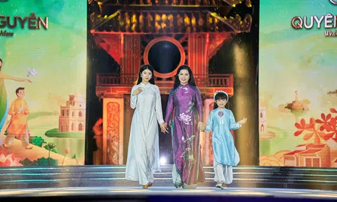 Nghệ sĩ Phương Hạnh ghê gớm trên phim, dịu dàng khi catwalk