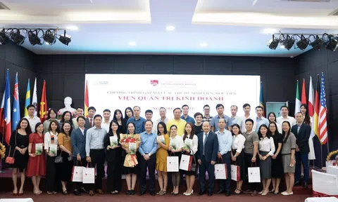 Viện Quản trị Kinh doanh lan tỏa và kết nối các thế hệ với “Chương trình kết nối cựu sinh viên, học viên”