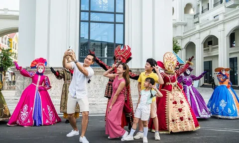 Bất ngờ những hình ảnh đầu tiên của Maroon 5 tại Phú Quốc 