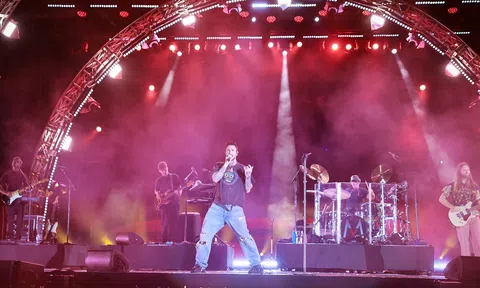 Maroon 5 khiến khán giả 8Wonder Winter Festival phát cuồng với loạt hit “siêu đỉnh”