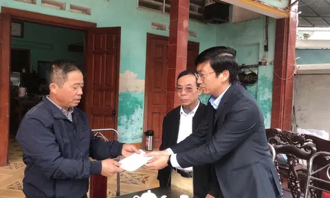 Vĩnh Phúc: Huyện Vĩnh Tường thăm hỏi, động viên, hỗ trợ gia đình nạn nhân vụ 3 người tử vong do hỏa hoạn
