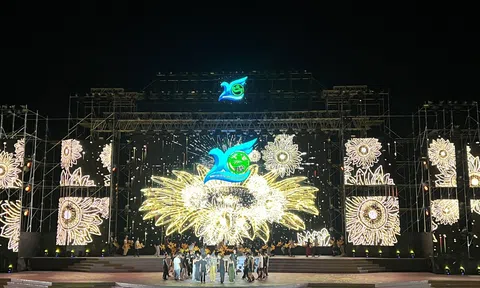 Hương sắc Tây Đô - Kỷ niệm 20 năm thành lập thành phố Cần Thơ và đón nhận Huân chương Lao động hạng Nhất