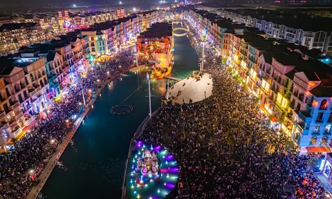 “Quẩy tưng bừng” với đại tiệc chào đón năm mới tại Grand World Hà Nội