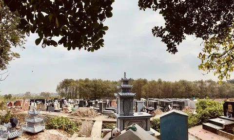 Buồn vui chuyện “chạy mộ”