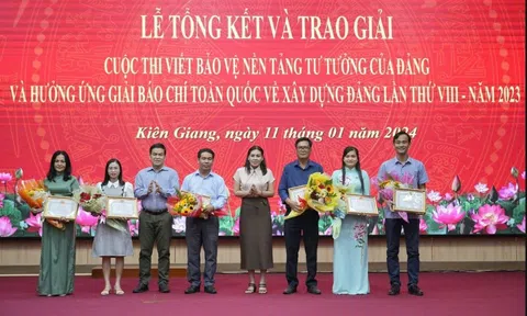 Kiên Giang: Trao 39 Giải Búa liềm vàng và Bảo vệ nền tảng tư tưởng của Đảng