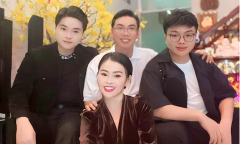 Gia đình Doanh nhân Nguyễn Yến Vân sum vầy khi con trai về nước ăn Tết