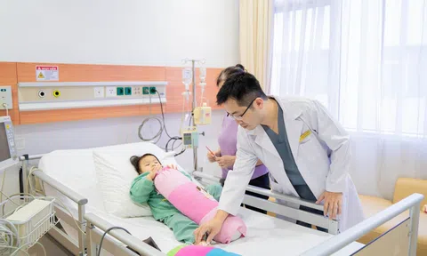 Trẻ mắc bệnh tim bẩm sinh không còn nỗi lo phải mở ngực, cưa xương ức
