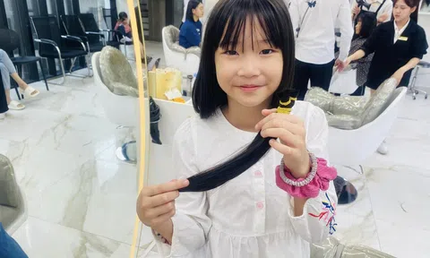 Xúc động câu chuyện về 3 cô bé lớp 3 hiến mái tóc nuôi 3 năm cho bệnh nhi ung thư