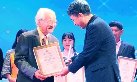 Tiểu thuyết "Bể than Đông Bắc" - Bộ sử vắn tắt bằng các câu chuyện của thợ mỏ