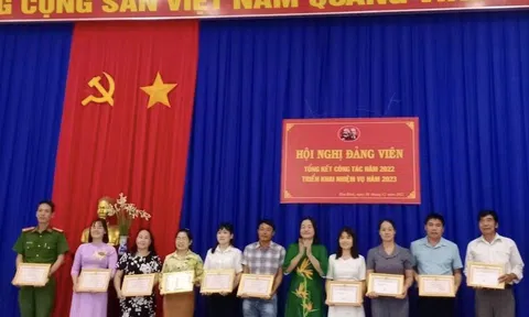 Gia Lai: Phường Hòa Bình, thị xã Ayun Pa học tập và làm theo lời Bác