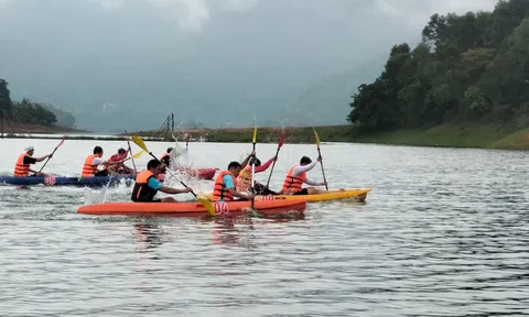 Giải đua thuyền Kayak tỉnh Tuyên Quang mở rộng năm 2024 tại huyện Na Hang