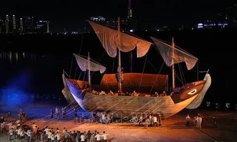 Rực rỡ Lễ hội Sông Nước TP.HCM 2024