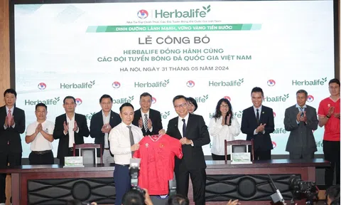 Herbalife Việt Nam tiếp tục hành trình hợp tác với tư cách là nhà tài trợ chính thức của các Đội tuyển bóng đá Quốc gia Việt Nam