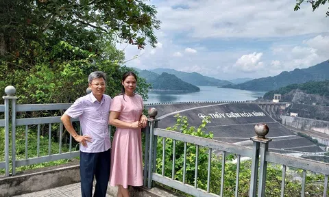 Thành phố và dòng sông, nhìn từ đồi Ông Tượng