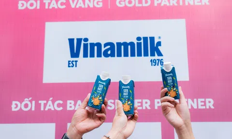 Vinamilk tài trợ “132 kg đạm*” cho 11.000 runner VnExpress Marathon Hà Nội