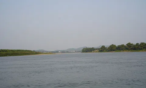 Nỗi niềm lưu luyến bên dòng sông