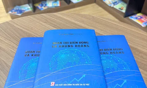 Từ kinh nghiệm sống động đến lý luận nền tảng trong cuốn sách “Quản trị biến động và khủng hoảng”