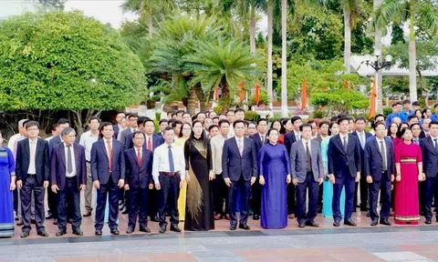Tưởng niệm các Anh hùng liệt sĩ tại Nghĩa trang tỉnh Quảng Ngãi