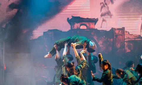 Showcase 2025: Gửi lửa - âm vang của khát vọng và hy sinh