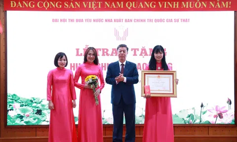 Nhà xuất bản Chính trị quốc gia Sự thật tổ chức trọng thể Đại hội Thi đua yêu nước lần thứ IV