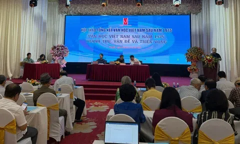 Văn học Việt Nam sau 1975: Thành tựu và triển vọng