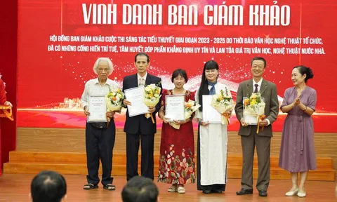 Trao giải cuộc thi sáng tác tiểu thuyết năm 2023 - 2025