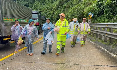 Những chiến sĩ áo vàng giữ vững mạch giao thông, lan tỏa tình người nơi đèo Lò Xo