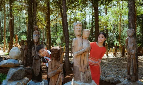 Khi tượng gỗ trở thành “đại sứ văn hóa” của núi rừng