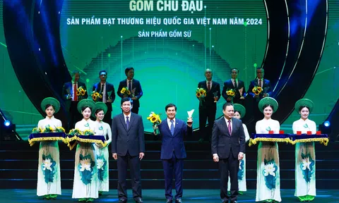 Gốm Chu Đậu – Tinh hoa từ đất Việt, lan tỏa phúc lành trên bàn thờ Việt