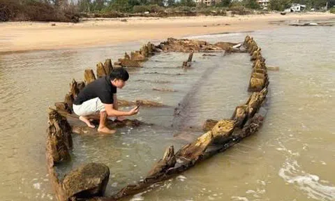 Tàu cổ Hội An lại “thoát” cát sau bão: Bảo vật hàng hải tái xuất hiện.