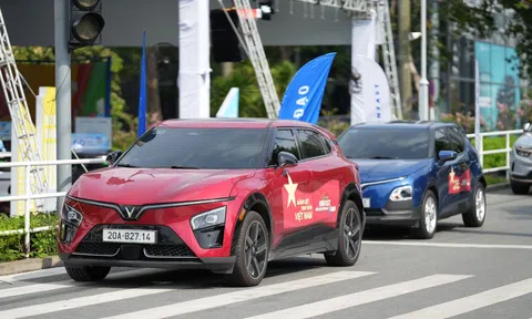 Nữ chủ xe Tây Nguyên “chốt” không do dự VinFast VF 7 vì mê kiểu dáng thể thao và cảm giác lái tuyệt vời