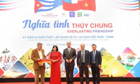 Triển lãm “Nghĩa tình thủy chung”