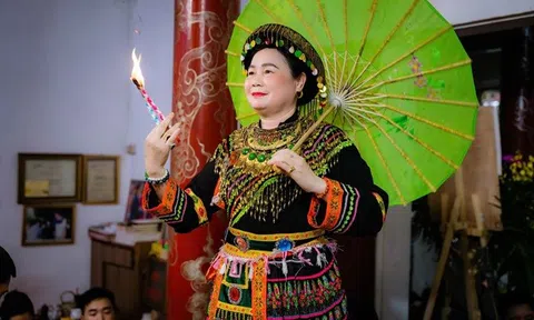 Nghệ Nhân, Đồng thầy Trần Thị Ngọc: 49 năm gìn giữ và phát huy di sản tín ngưỡng thờ Mẫu